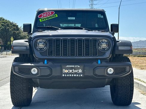 Used 2025 Jeep Wrangler Unlimited Rubicon 4xe w/ Convenience Group AWD/4WD image 9