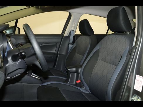 Used 2025 Nissan Versa SV FWD image 12