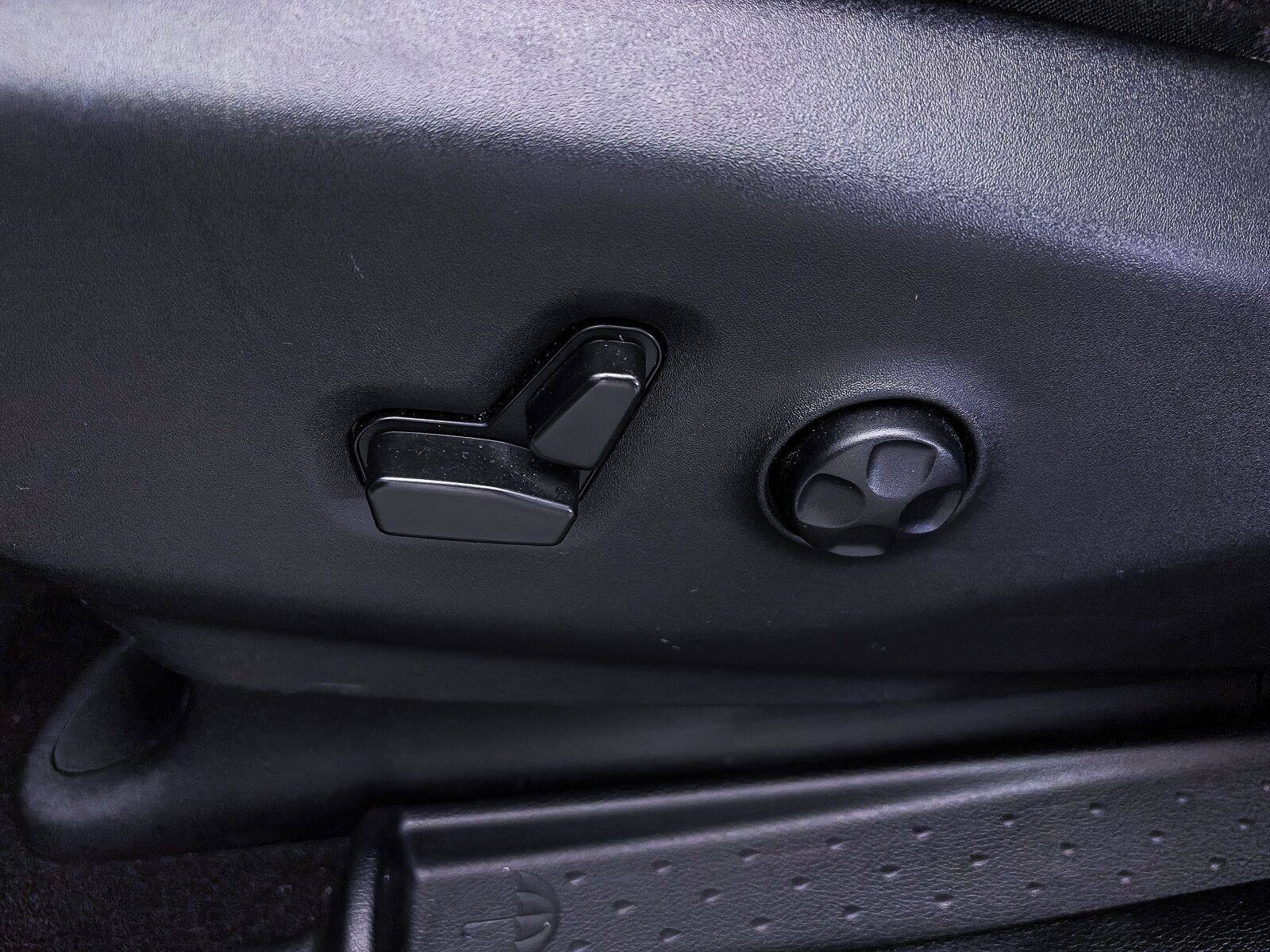 Used 2023 Chrysler Pacifica Touring-L w/ Uconnect Theater Family Group FWD image 20
