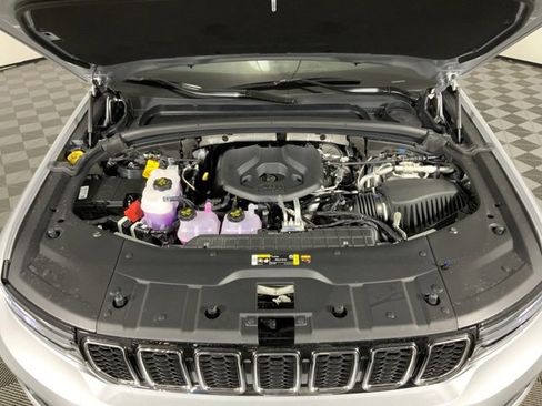 Used 2024 Jeep Grand Cherokee Overland w/ Luxury Tech Group IV image 52