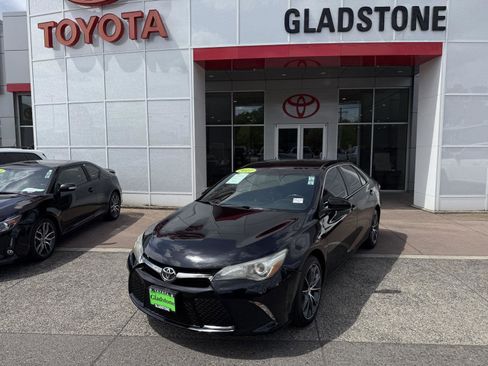 Used 2017 Toyota Camry XSE FWD image 2