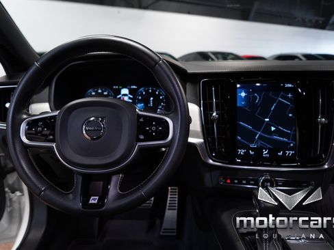 Used 2019 Volvo V90 T5 R-Design image 32