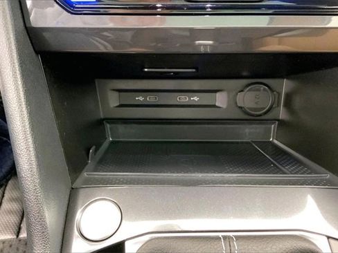 Used 2024 Volkswagen Tiguan SE R-Line image 33