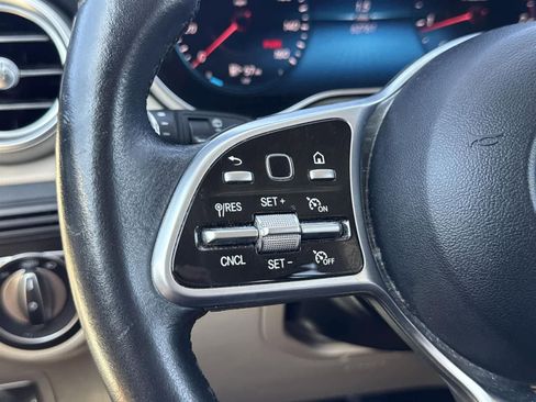 Used 2022 Mercedes-Benz GLC 300 image 10