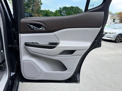 Used 2019 GMC Acadia SLT AWD/4WD image 28