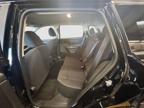 Used 2024 Nissan Rogue S AWD/4WD image 19