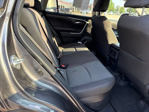 Used 2025 Toyota RAV4 XLE AWD/4WD image 17