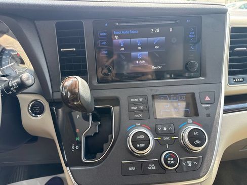 Used 2017 Toyota Sienna XLE w/ Protection Package FWD image 15