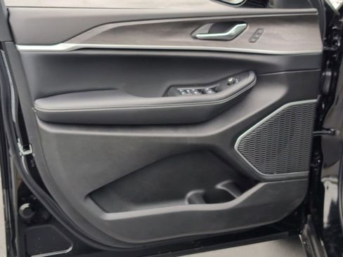 New 2026 Jeep Grand Cherokee Limited image 13