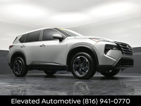 Certified 2025 Nissan Rogue SV AWD/4WD image 28