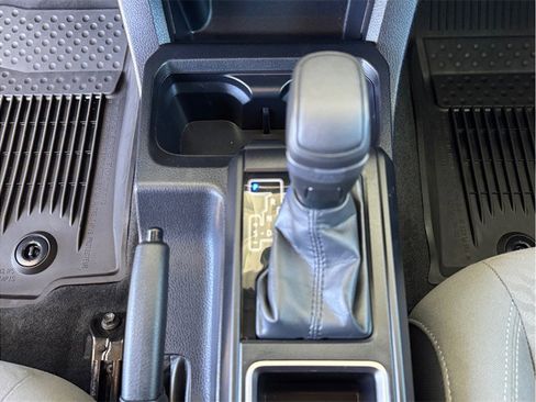 Used 2023 Toyota Tacoma SR AWD/4WD image 12