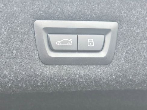 Used 2023 BMW 540i w/ M Sport Package image 39