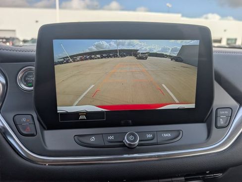 Used 2025 Chevrolet Blazer LT FWD image 16