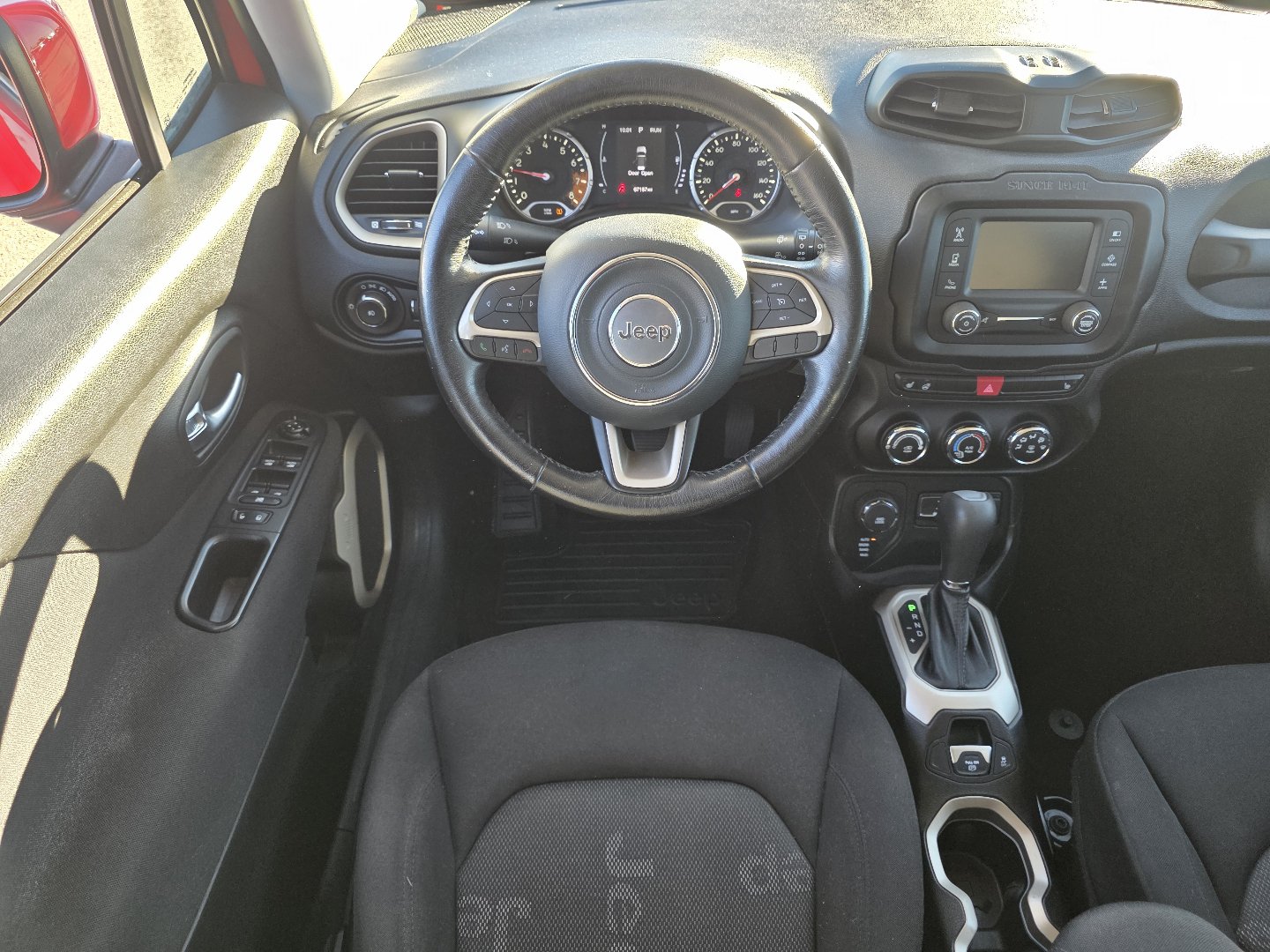 Used 2017 Jeep Renegade Latitude w/ Cold Weather Group AWD/4WD image 25