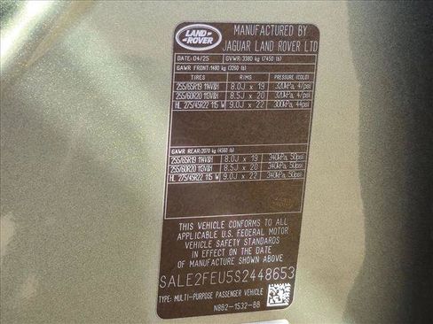 Used 2025 Land Rover Defender 130 X-Dynamic SE AWD/4WD image 27