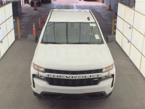 Used 2021 Chevrolet Silverado 1500 Custom image 2