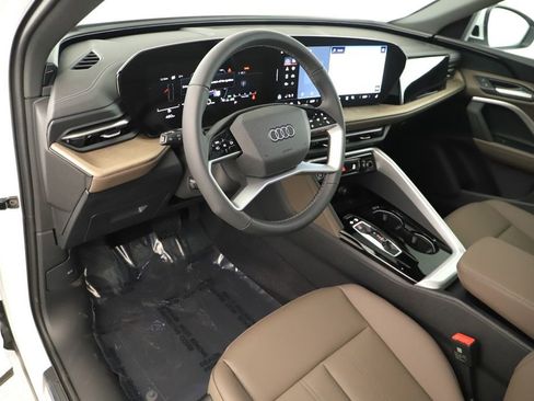 New 2025 Audi Q5 Premium image 15