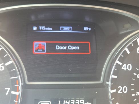 Used 2014 Nissan Pathfinder Platinum w/ Platinum Premium Package AWD/4WD image 15