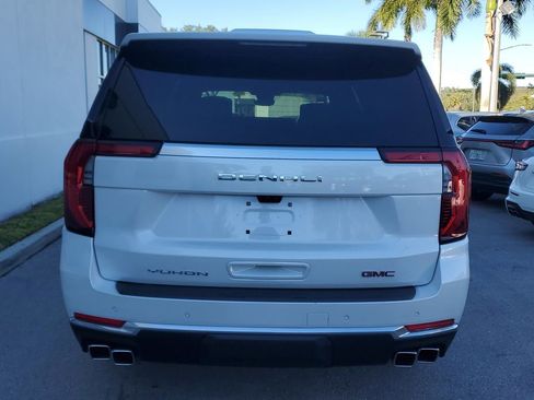 Certified 2025 GMC Yukon XL Denali w/ Denali Reserve Package image 4