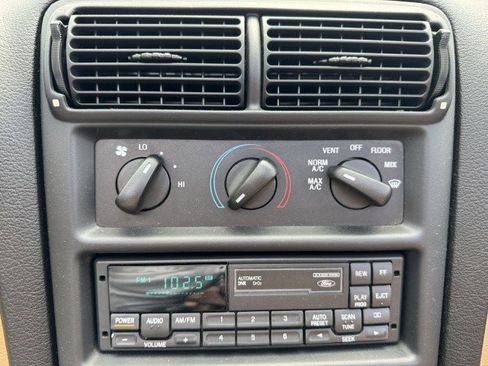 Used 1994 Ford Mustang GT RWD image 22
