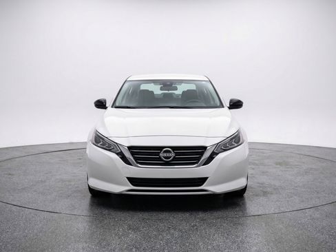 Used 2025 Nissan Altima 2.5 SV image 2