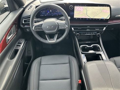 Used 2025 Chevrolet Traverse Z71 w/ Driver Confidence Package image 21