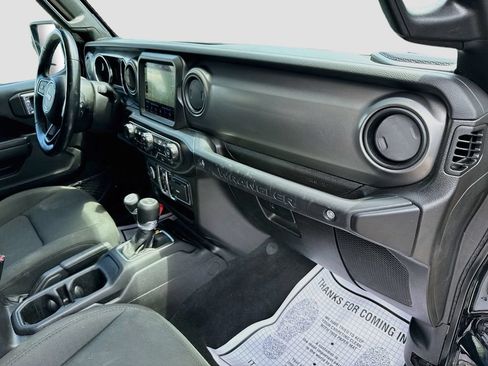 Certified 2022 Jeep Wrangler Unlimited Sport w/ Sun And Sound Package AWD/4WD image 34