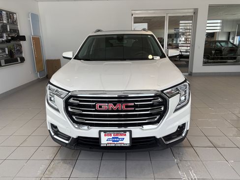 Used 2024 GMC Terrain SLT w/ Infotainment Package II image 5