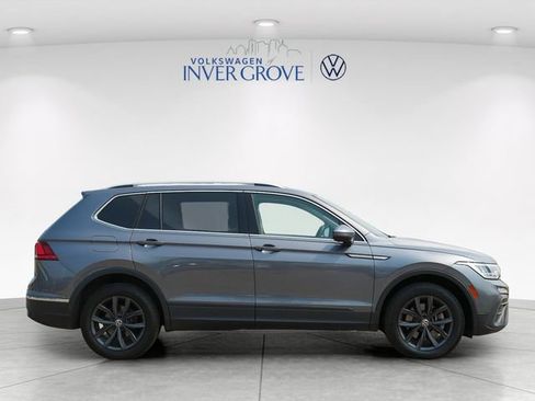 Certified 2022 Volkswagen Tiguan SE w/ Panoramic Sunroof Package AWD/4WD image 8
