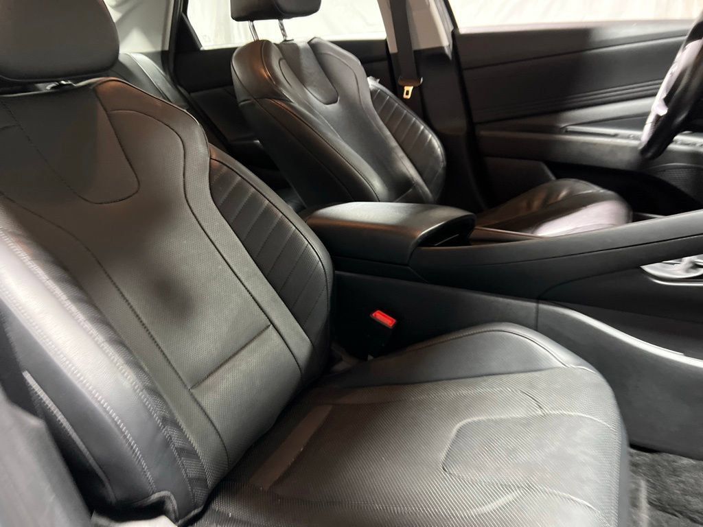 Used 2021 Hyundai Elantra Limited FWD image 10