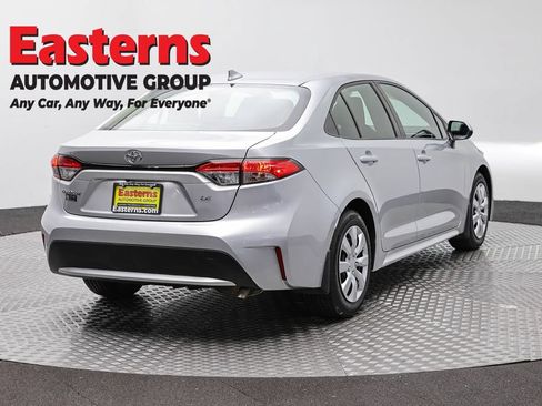 Used 2022 Toyota Corolla LE FWD image 5