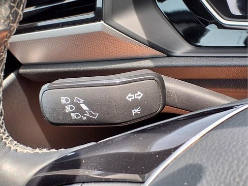 Used 2019 Volkswagen Jetta R-Line w/ R-Line Cold Weather Package FWD image 17