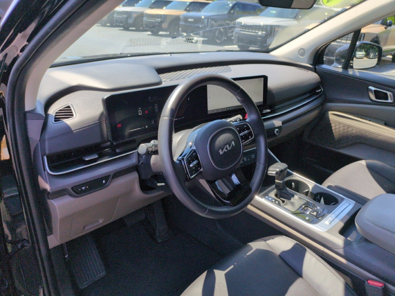 Certified 2025 Kia Carnival EX FWD image 15