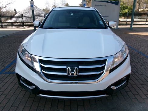 Used 2013 Honda Crosstour EX-L image 2