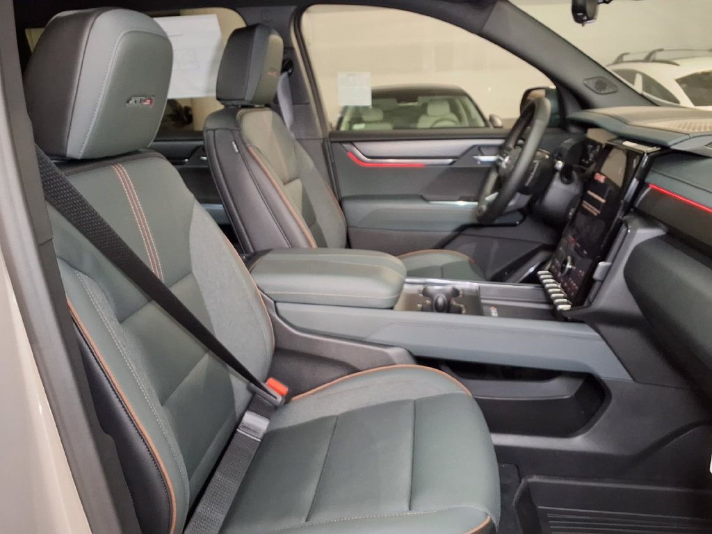 New 2026 GMC Acadia AT4 w/ Luxury Package AWD/4WD image 6