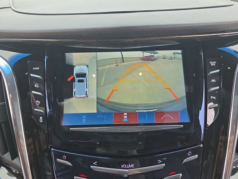 Used 2017 Cadillac Escalade Platinum image 28