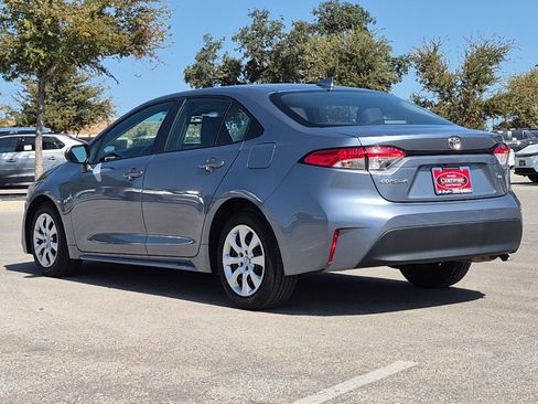 Used 2025 Toyota Corolla LE FWD image 3