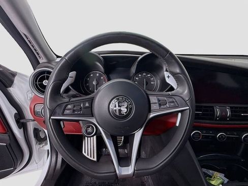 Used 2018 Alfa Romeo Giulia Ti Sport w/ Quick Order Package 22U Sport RWD image 11