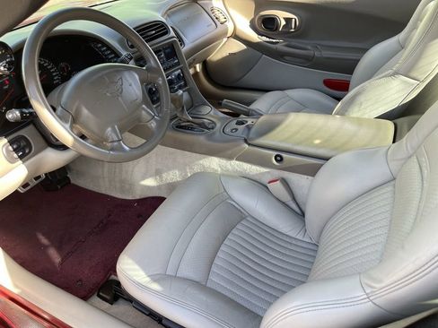 Used 2003 Chevrolet Corvette Coupe w/ Preferred Equipment Group RWD image 18