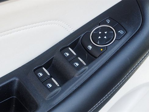 Used 2021 Ford Edge Titanium w/ Equipment Group 301A image 9