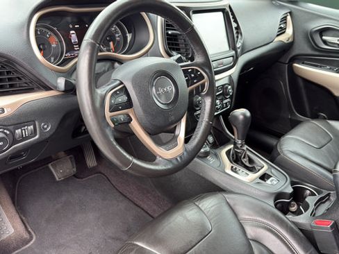 Used 2018 Jeep Cherokee Limited AWD/4WD image 13