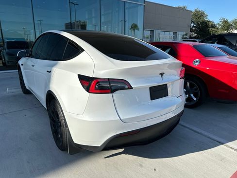Used 2021 Tesla Model Y Long Range AWD/4WD image 9