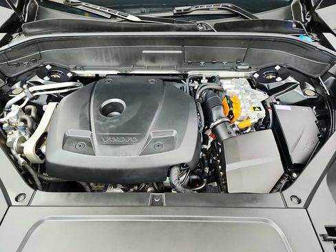 Certified 2024 Volvo XC90 T8 Ultimate w/ Protection Package Premier AWD/4WD image 44