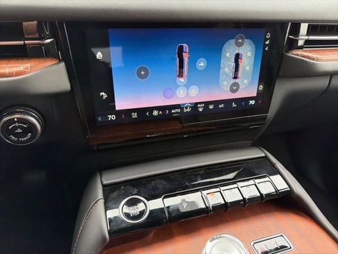 New 2025 Lincoln Navigator Black Label image 24