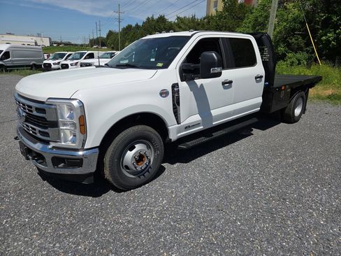 New 2024 Ford F350 XL w/ XL Chrome Package image 3