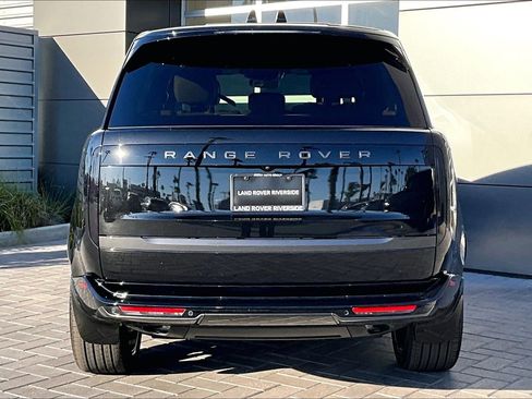 New 2026 Land Rover Range Rover Long Wheelbase SE image 4