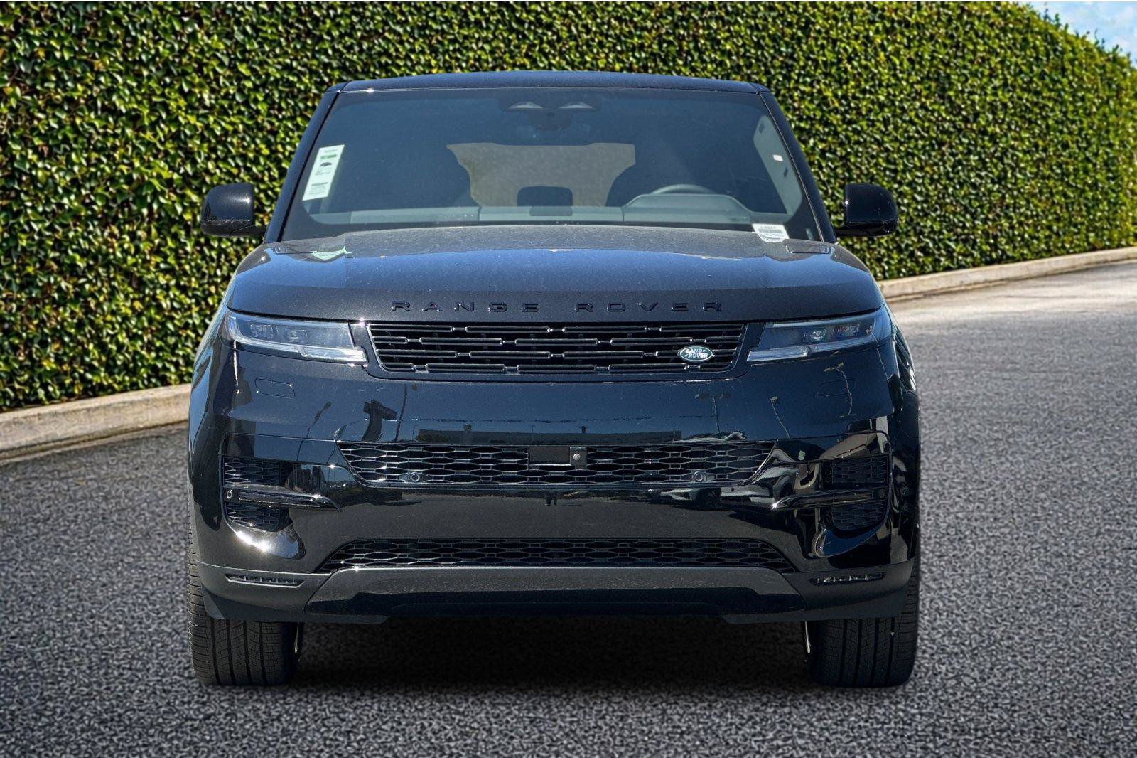 Used 2026 Land Rover Range Rover Sport SE AWD/4WD image 9