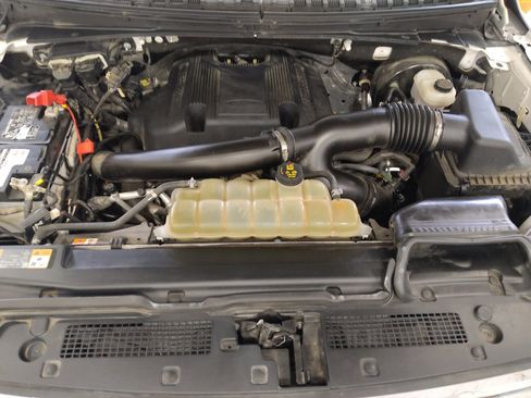 Used 2019 Ford Expedition XLT w/ Equipment Group 202A RWD image 30