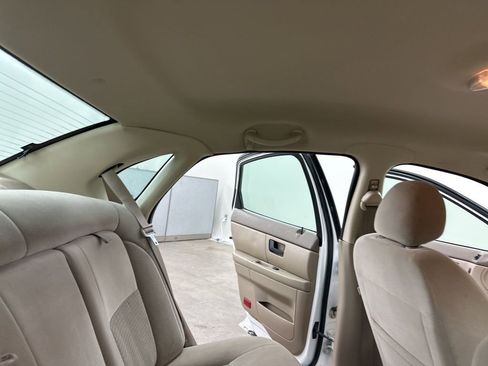 Used 2004 Ford Taurus SES image 24