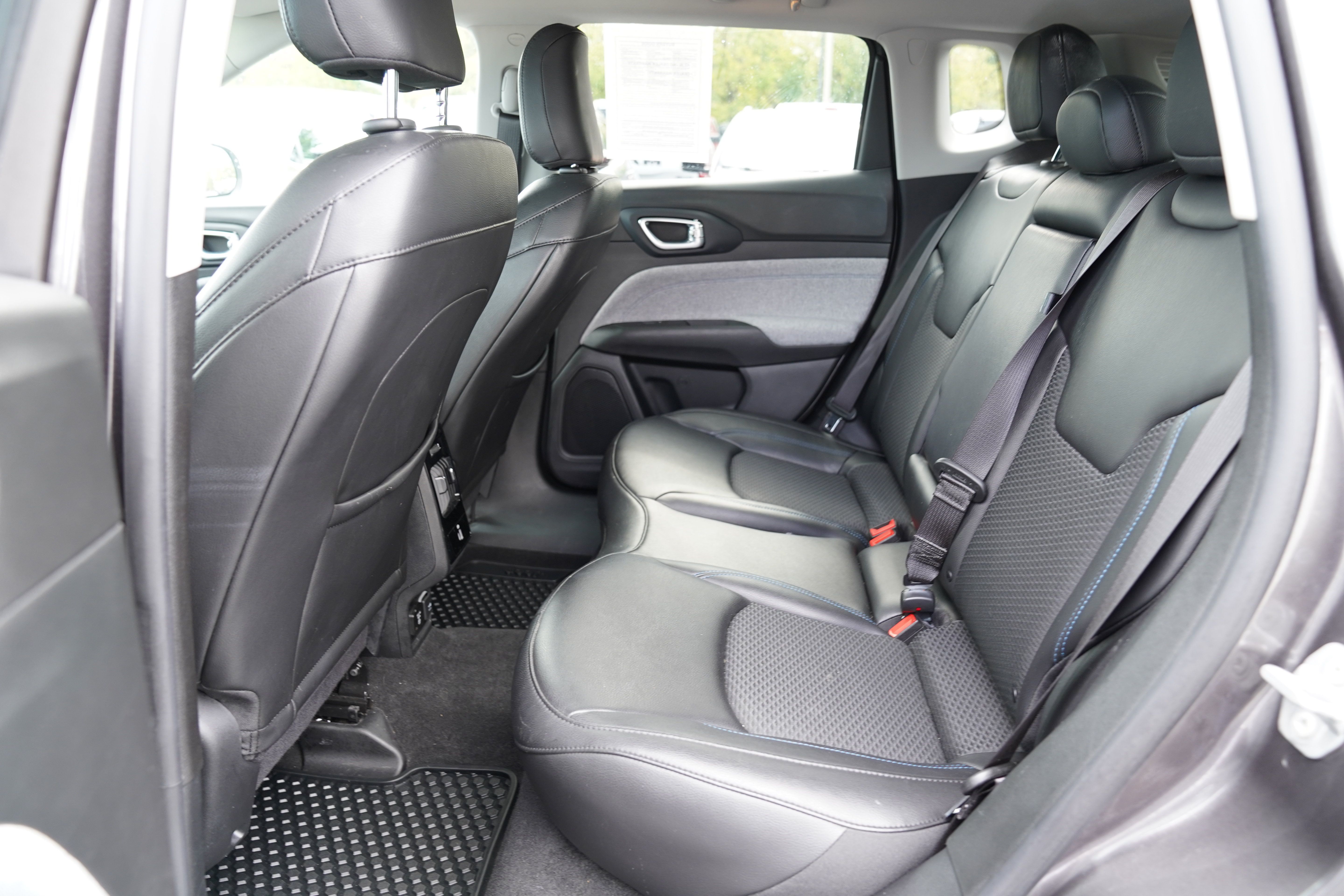 Used 2022 Jeep Compass Latitude w/ Convenience Group AWD/4WD image 5